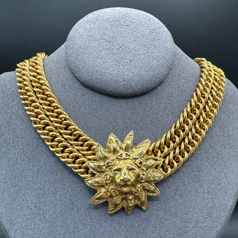 ‼️FINAL PRICE‼️ LOT 969 24K gold plated Chanel double strand vintage lion - Picture 13 of 14